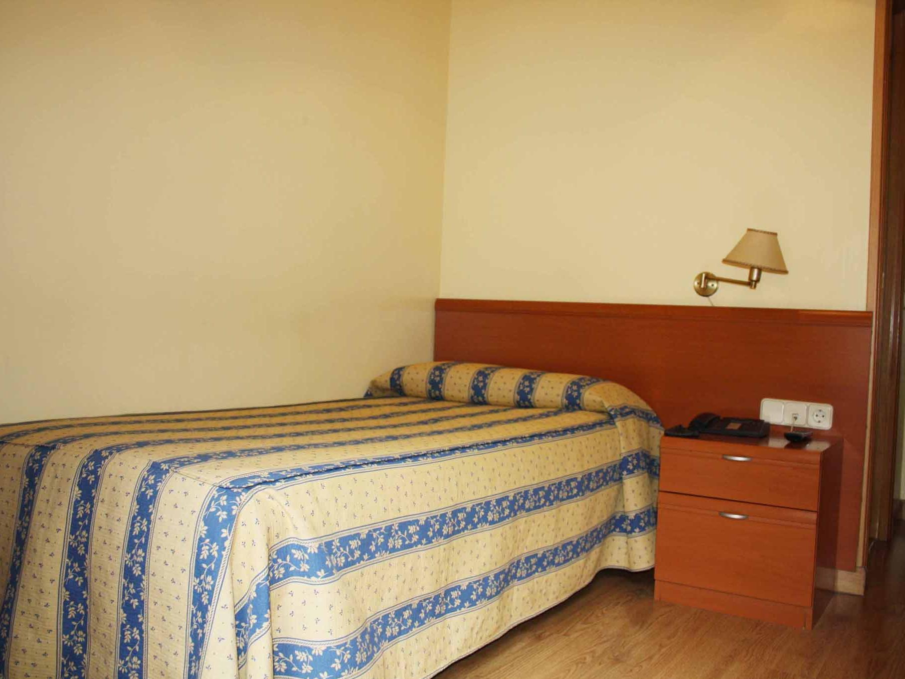 Hostal Santa Cruz Madrid Eksteriør billede