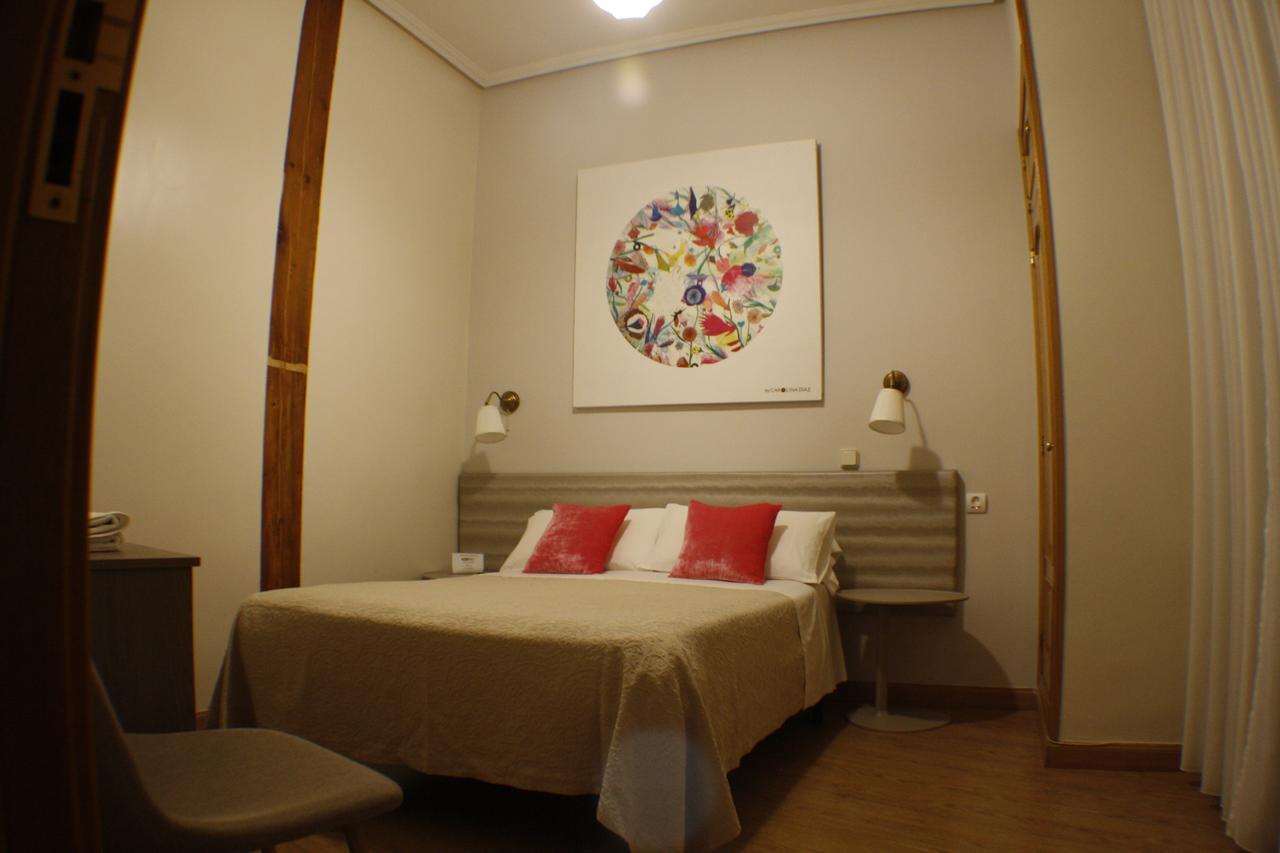 Hostal Santa Cruz Madrid Eksteriør billede