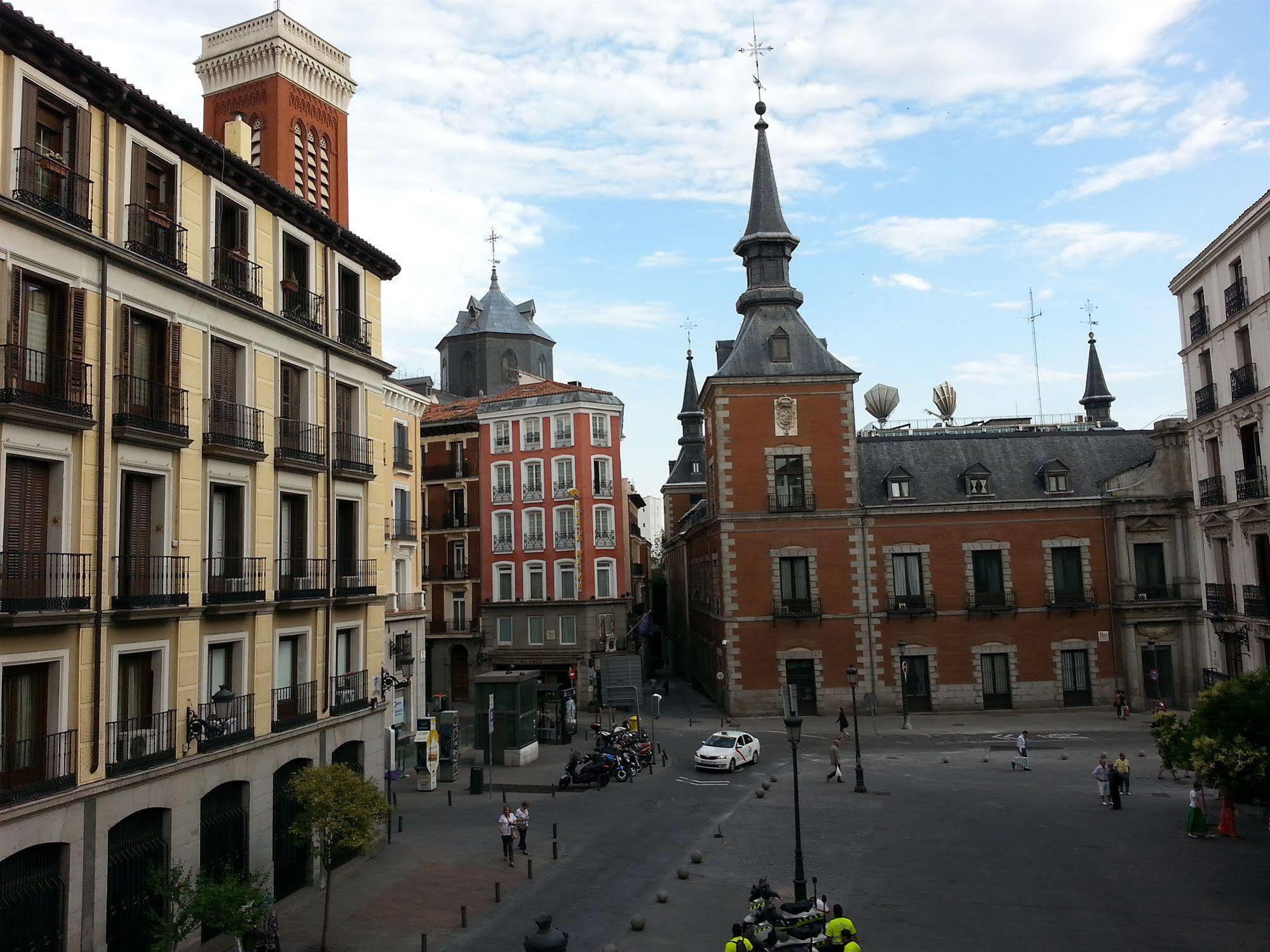 Hostal Santa Cruz Madrid Eksteriør billede