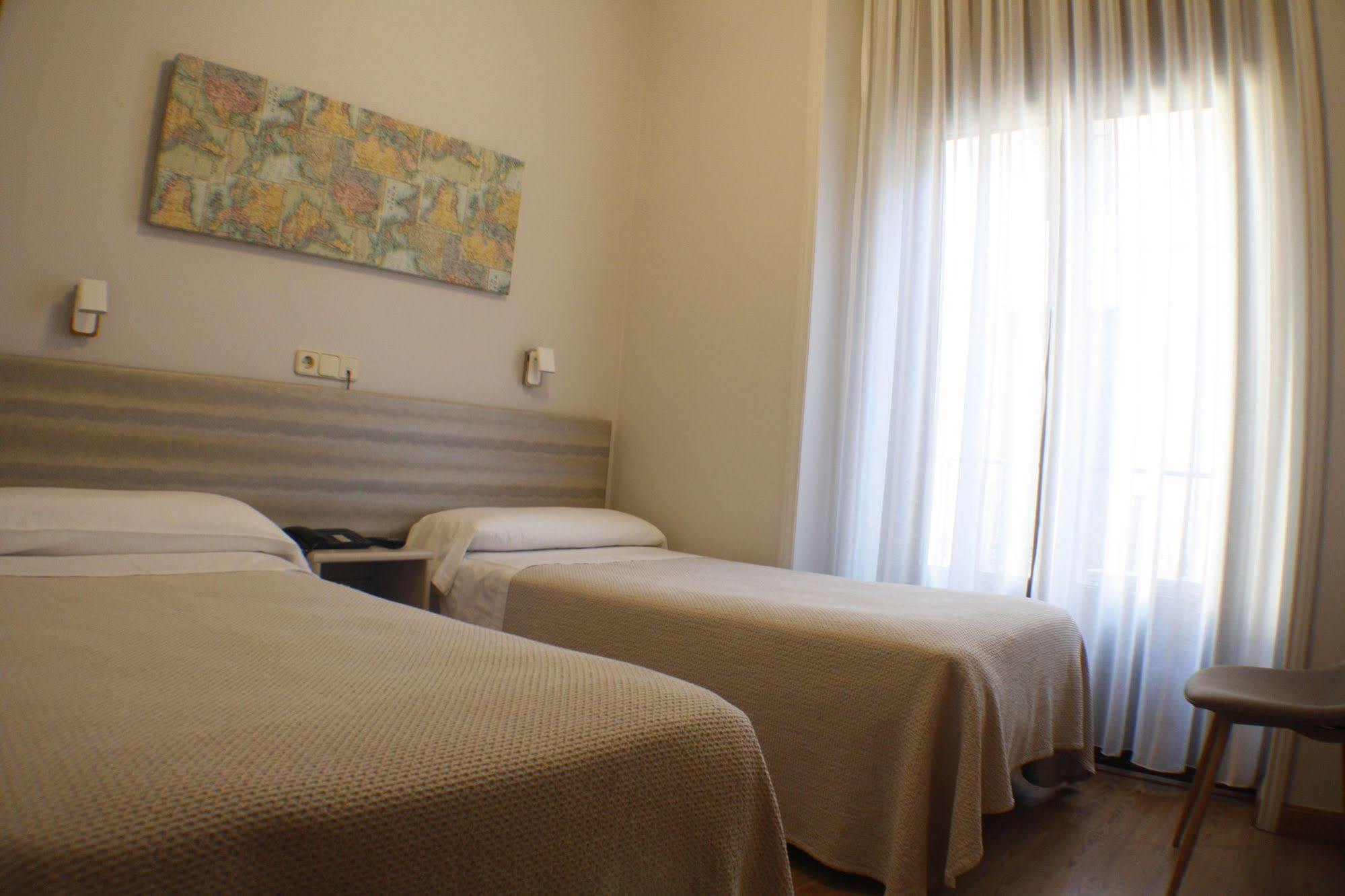 Hostal Santa Cruz Madrid Eksteriør billede