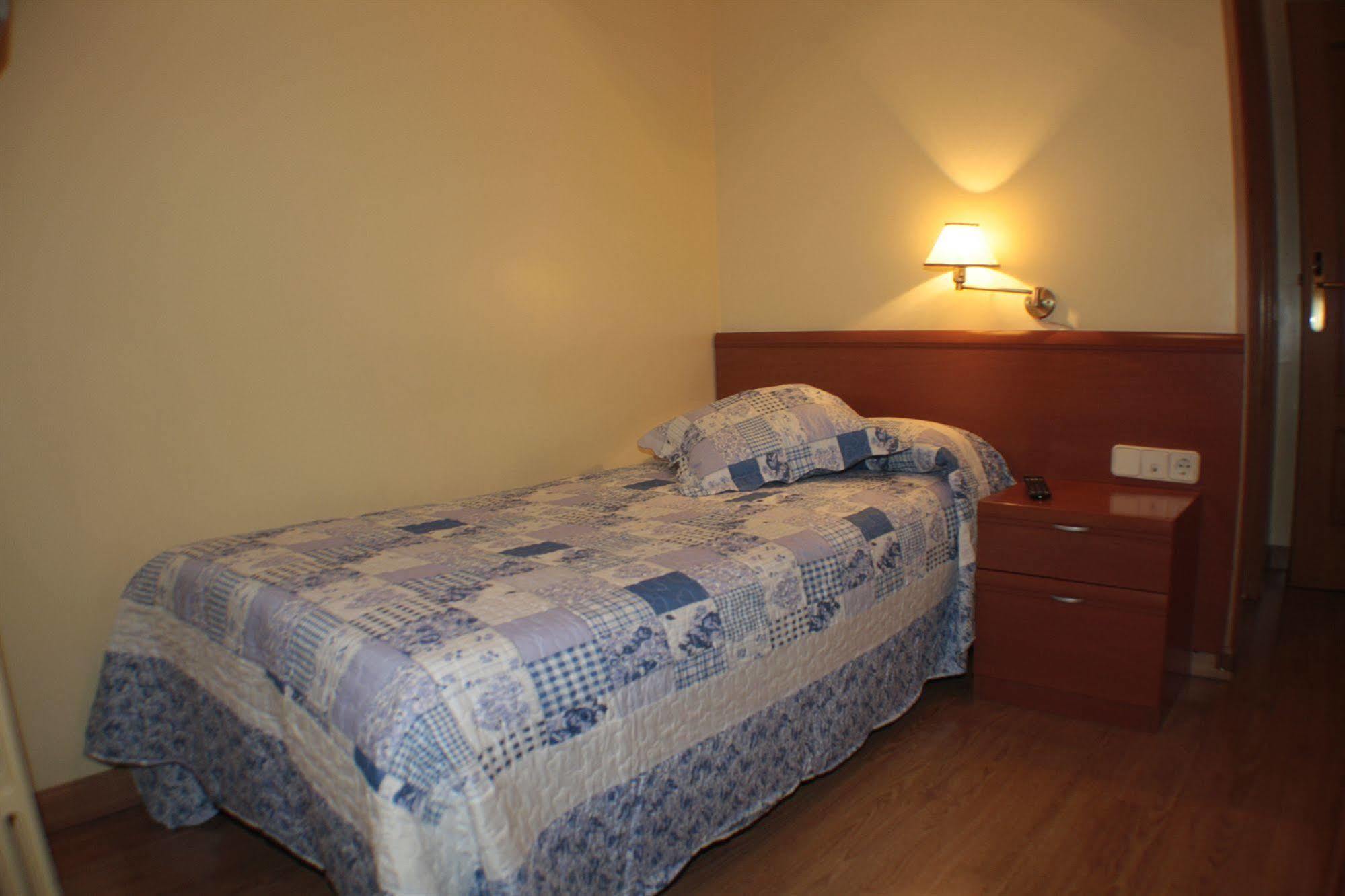 Hostal Santa Cruz Madrid Eksteriør billede