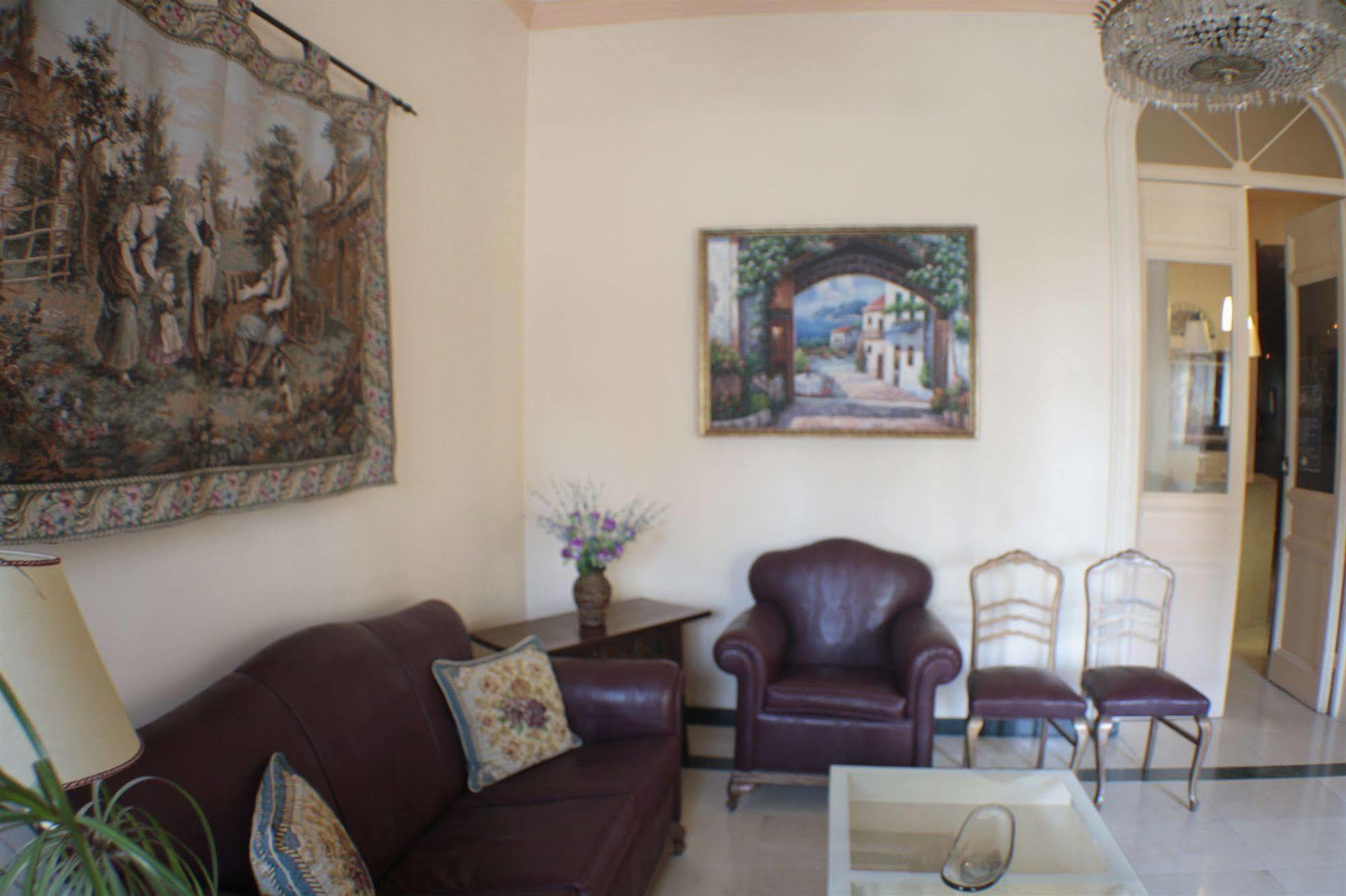 Hostal Santa Cruz Madrid Eksteriør billede